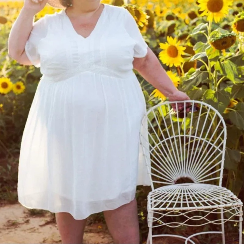 Avenue White Flutter Sleeve Dress SZ